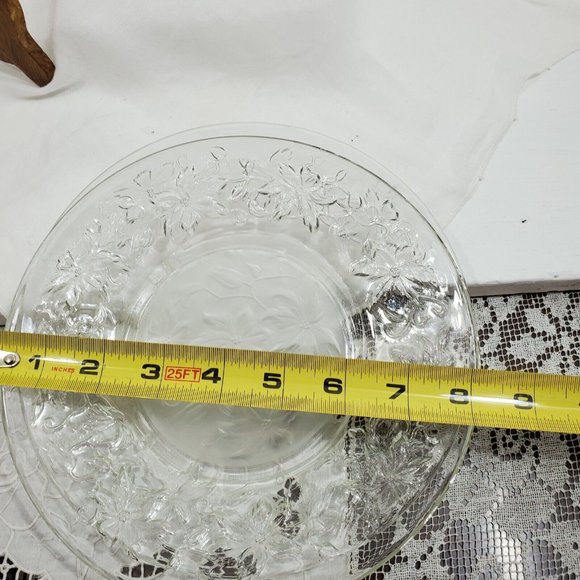 2 Fantasia Princess House 8" Poinsettia Salad Lunch Plate frosted embossed glass - Picture 6 of 6